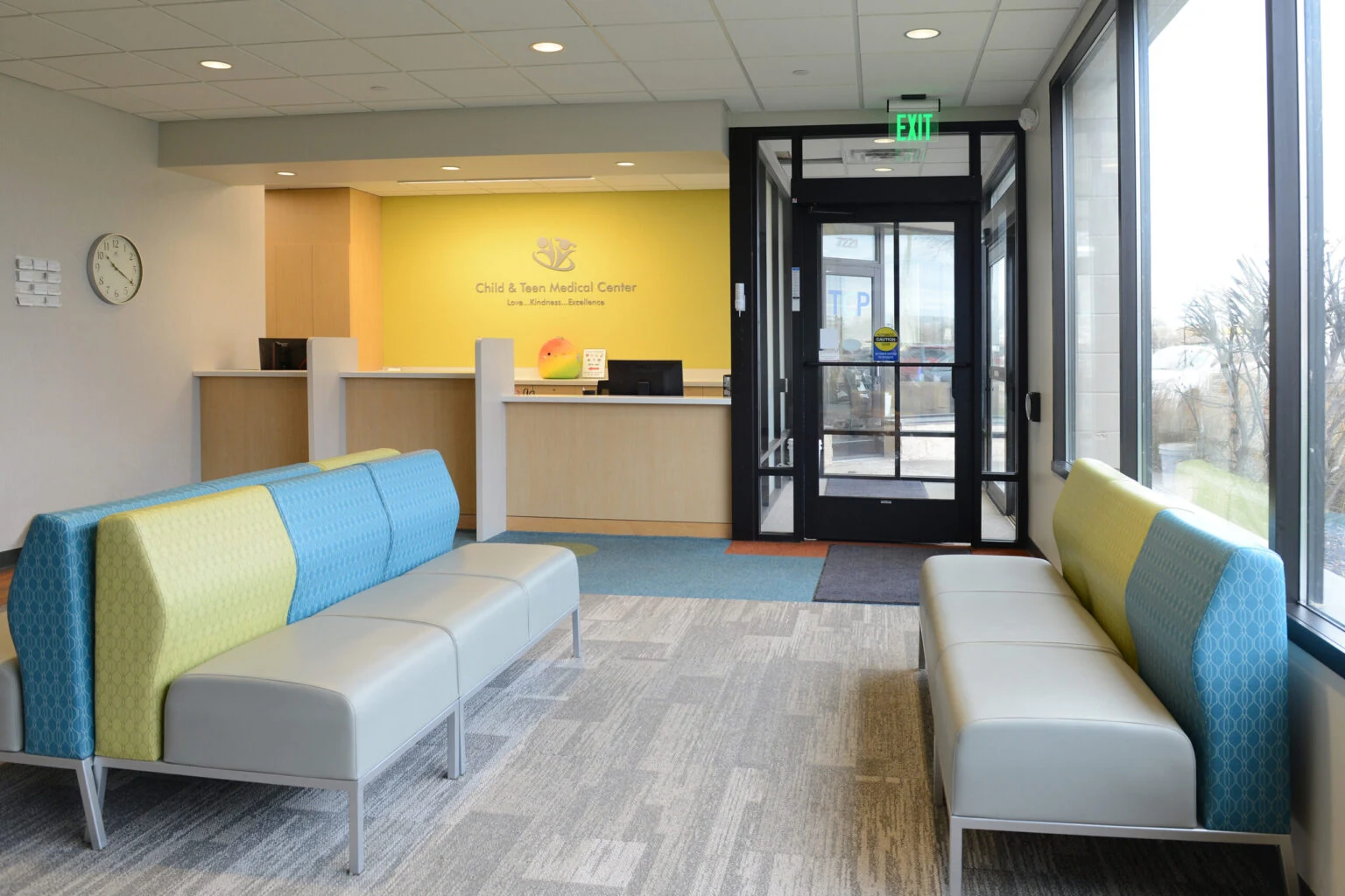 The waiting area and reception desk at CTMC’s Fridley location